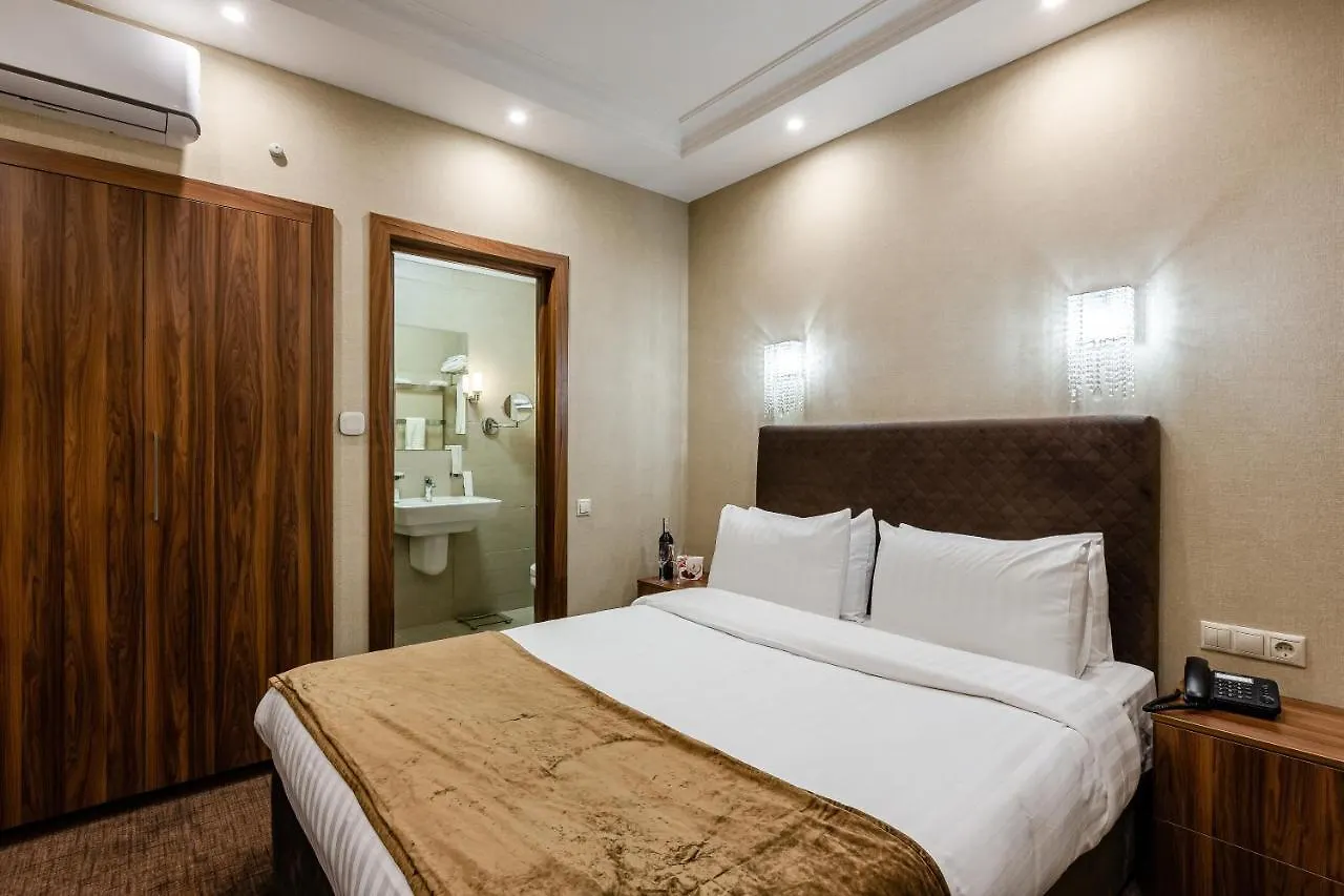 Crystal Hotel Kyiv